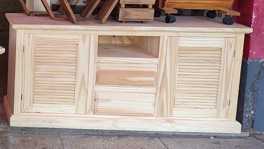 Mueble bajo con persianas y nicho, mueble de pino de Rincón del Pino en Haedo