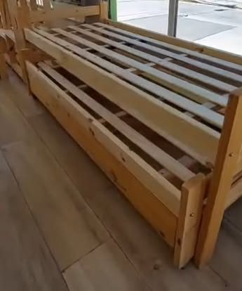 Cama con carro, mueble de pino de Rincón del Pino en Haedo